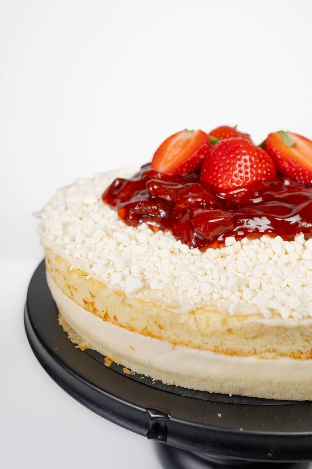 Andy Anand Sugar Free White Chocolate Cake, Topped with Strawberry (2.5 lbs) Enjoy the amazing taste of a classic  Cake without the sugar! Perfect for guilt-free celebrations