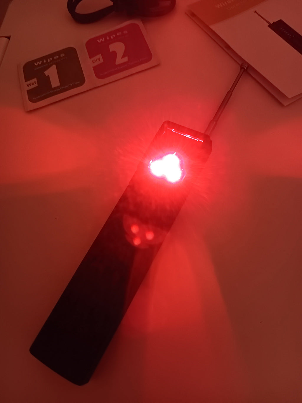 Wireless Signal & Hidden Camera Detector - Anti-Spy Bug Detector Device