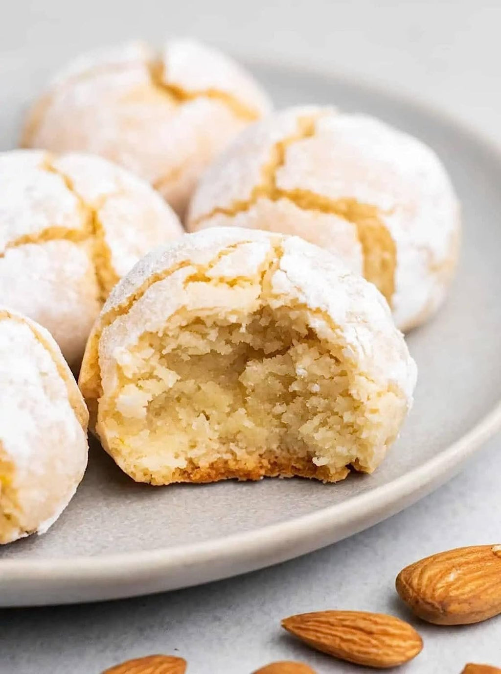 Andy Anand 20 pcs Italian Amaretti Almond Cookies, Gluten Free, Chocolate, Peach, Orange. 8 flavors, Baked in Italy, Italian Tradition: Freshly Baked Amaretti Biscuits