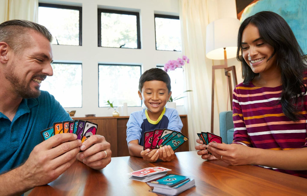 Mattel UNO FLIP! Family Card Game 112 Cards Sturdy Storage Tin Ages 7+